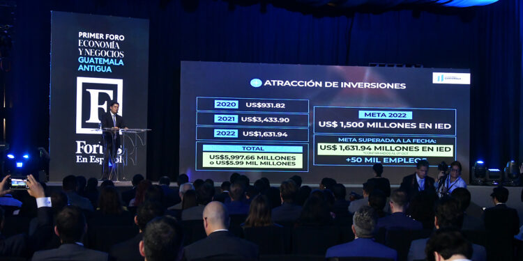 Efectúan segundo día de debates del Foro Economía y Negocios de Forbes en Español