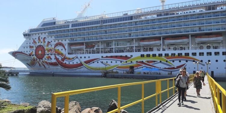 Crucero Norwegian Sun llega a Guatemala