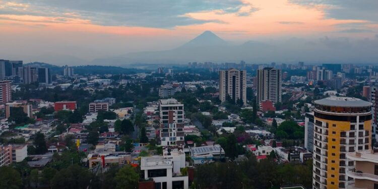 Mandatario destaca nominación para albergar el primer Foro Forbes en Español
