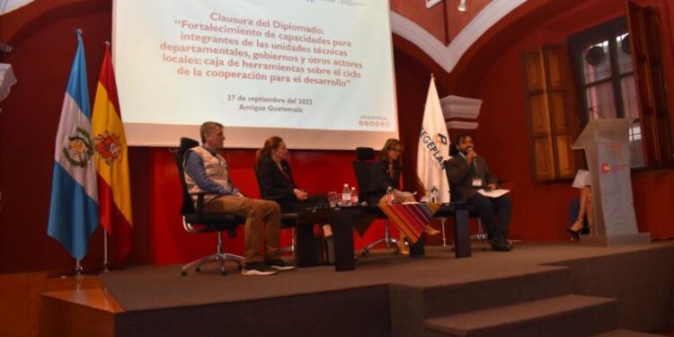 Capacitan a actores locales sobre gestión de la cooperación para el desarrollo