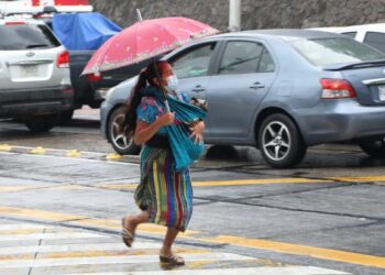 IGSS se declara en alerta amarilla institucional ante depresión tropical
