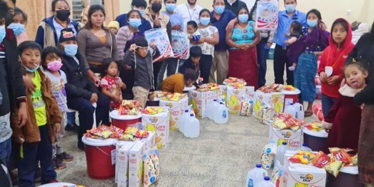 Entrega de insumos en Huehuetenango