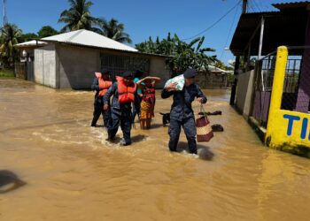 Atienden a más de 24 mil guatemaltecos afectados por ciclón tropical