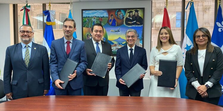 Unen esfuerzos para la protección consular a favor de trabajadores temporales en Canadá