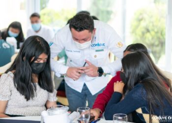 Intercambian propuestas e ideas a favor de la juventud