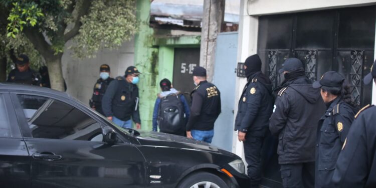 Se efectúan más de 60 allanamientos en seguimiento a varias investigaciones