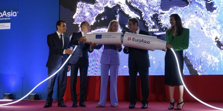 Comienzan obras del cable submarino eléctrico entre Israel, Chipre y Grecia