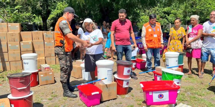 Ayuda humanitaria llega a comunidades de Moyuta