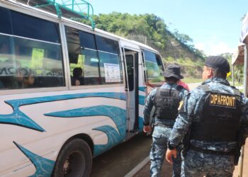 Remiten a grupo de extranjeros por ingreso irregular al país