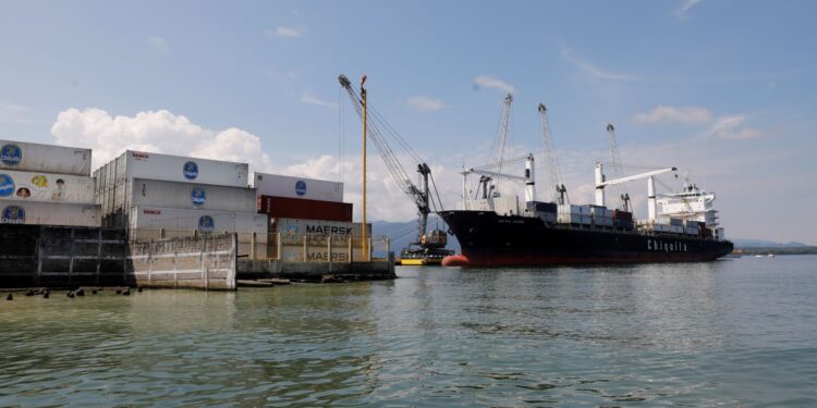Ejecutivo promueve proyectos para beneficio de pescadores izabalenses