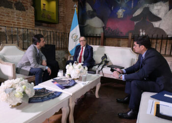 Inversionistas destacan que Guatemala es "tierra fértil" para invertir