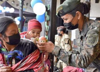 Reservistas militares celebran a pequeños de Totonicapán