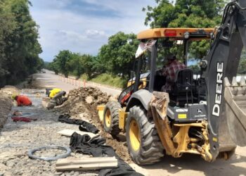 CIV atiende tramos carreteros afectados por las lluvias en Zacapa