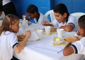 Izabal valida menús para el Programa de Alimentación Escolar en 2023