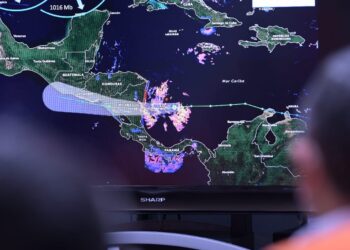 Socializan medidas de prevención a nivel departamental ante efectos de huracán Julia