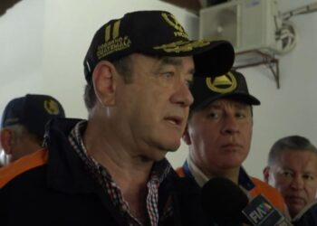 Gobernante da seguimiento a entrega de ayuda a población afectada de Izabal