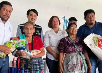 Familias en riesgo de inseguridad alimentaria reciben dotación de víveres