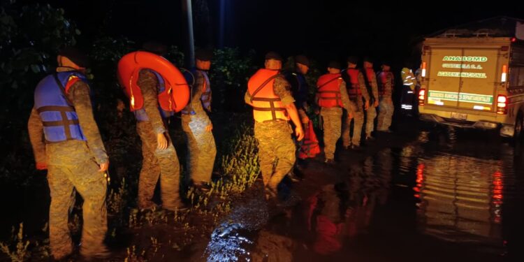 Albergan a familias afectadas por las lluvias en Escuintla