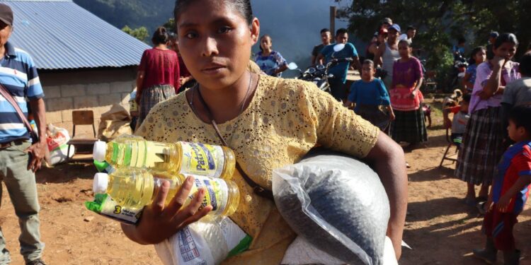 Ayuda humanitaria llega a más familias de Panzós