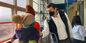 Migración brinda atención a migrantes que sufrieron accidente en Santa Rosa