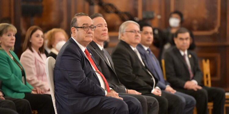 Autoridades de la Sib y del Banguat reiteran compromiso con el país