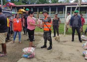 Segunda Brigada de Infantería entregó ayuda a pobladores de Izabal. Foto: Ejército de Guatemala