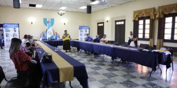 Capacitan a sector de turismo de Alta Verapaz sobre prevención de explotación sexual infantil