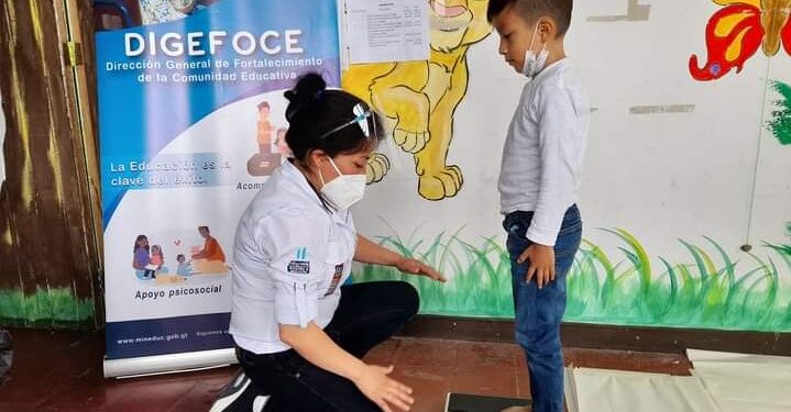 Desarrollan jornadas de peso y talla en escuelas