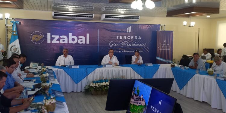 Izabal da la bienvenida a la tercera gira presidencial 2022