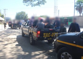 Remiten a Migración a extranjeros por movilización irregular