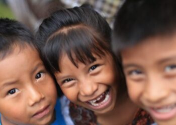 Mandatario felicita a los niños en su día