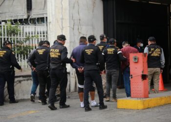 Capturados fueron puestos a disposición de autoridades correspondientes. /Foto: PNC