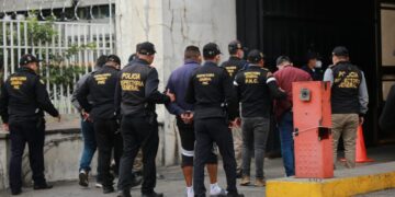 Capturados fueron puestos a disposición de autoridades correspondientes. /Foto: PNC