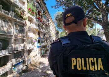 PNC brinda seguridad en más de 600 cementerios del país