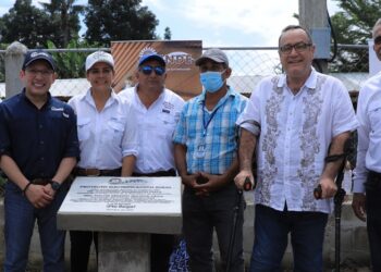 Más de 2 mil pobladores de Izabal beneficiados con introducción de energía eléctrica