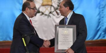 Presidente otorga Orden Presidencial a Sergio Recinos Rivera