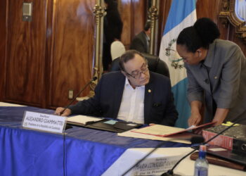 Presidente Giammattei encabeza reunión de Consejo de Ministros