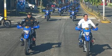Fortalecen seguridad en Suchitepéquez con entrega de motocicletas