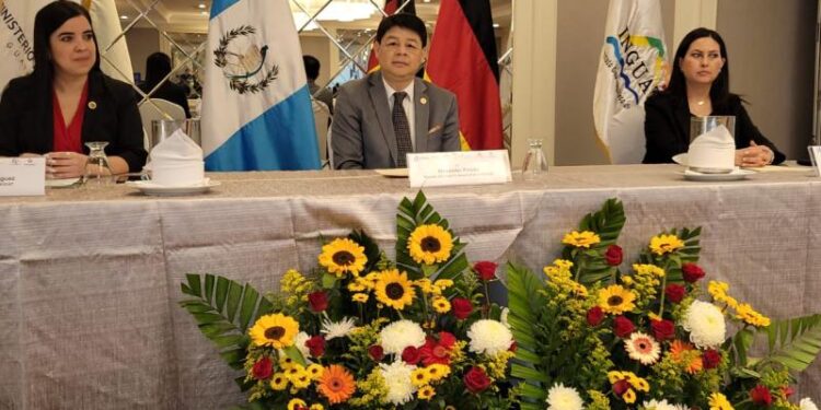 Socializan lineamientos y normas técnicas para el sector turismo