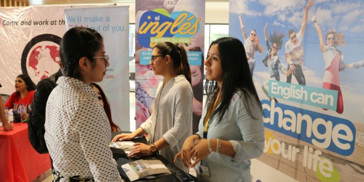 Desarrollan feria de empleo del sector de contact center & BPO