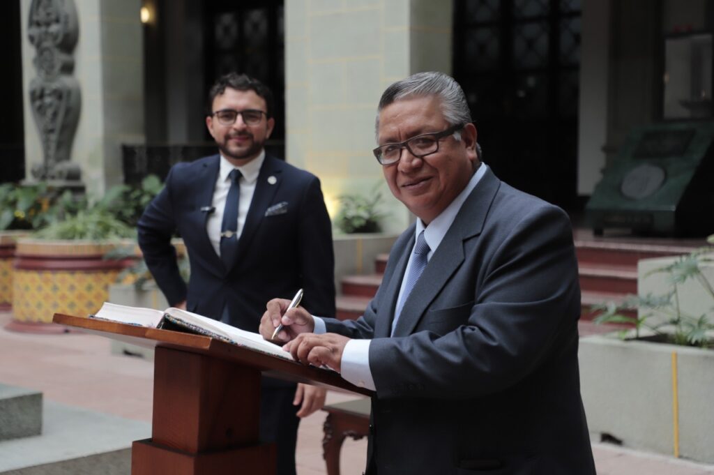 Conmemoran el Día del Periodista en Guatemala - Agencia Guatemalteca de ...