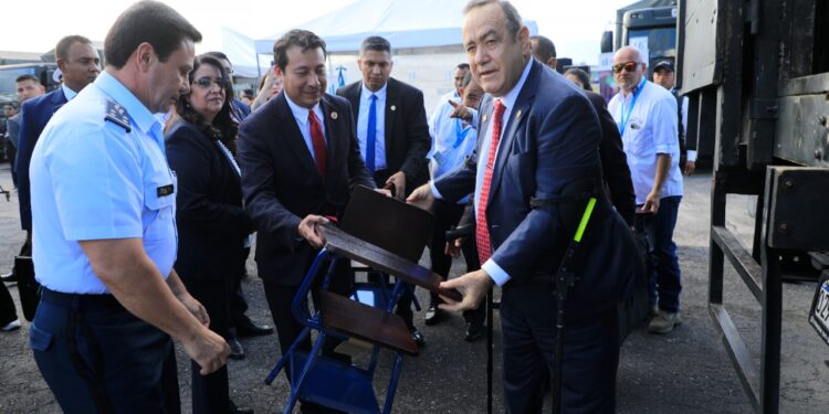 Más de 68 mil alumnos serán beneficiados con mobiliario escolar