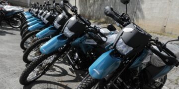 Entregan motocicletas para fortalecer labor en el Programa de Malaria