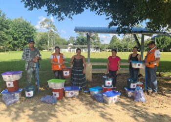 Ayuda humanitaria es entregada a familias afectadas por lluvias.