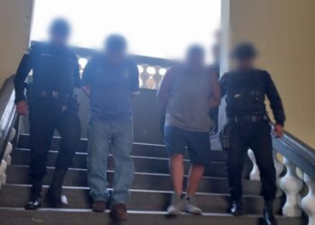 Capturan a dos presuntos coyotes en Escuintla.