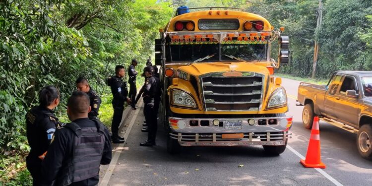 Efectúan capturas por traslado irregular de 87 migrantes en Escuintla
