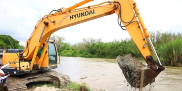 Comienza rehabilitación de carretera y construcción de puente en Izabal