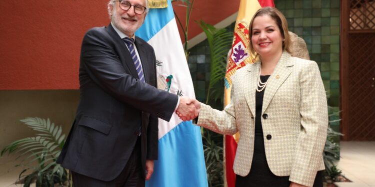 Guatemala y España dialogan sobre fortalecimiento de relación bilateral