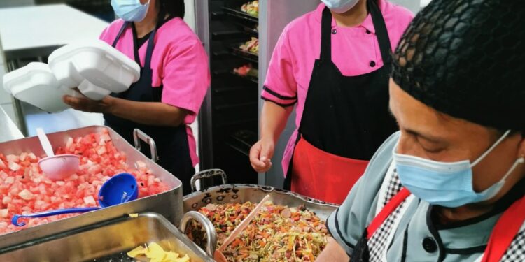 Pacientes del Hospital Regional de Occidente disfrutan del tradicional fiambre