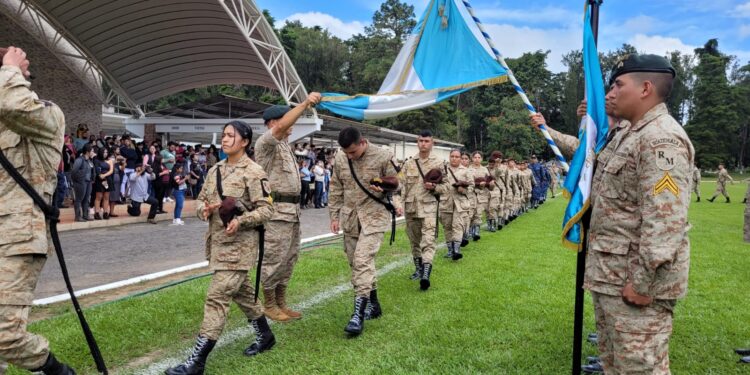 Reservistas participaron en actos de clausura tras culminar su formación. /Foto: Mindef